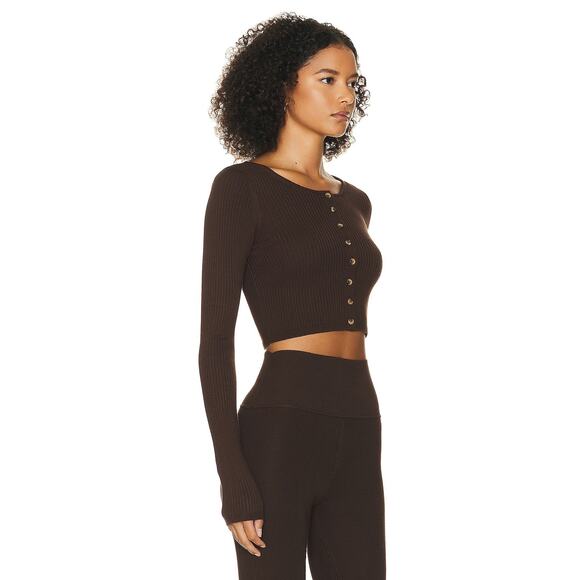 Elegant Black Skirt Set - Picture 2 of 13